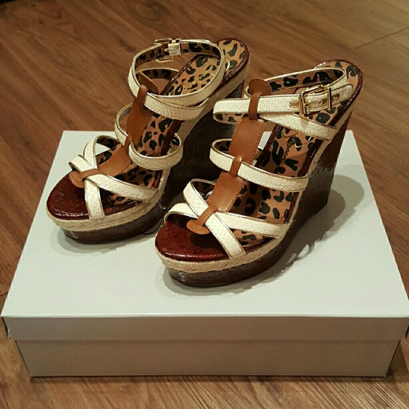 Jessica Simpson Wedge Sandal - Picture 2 of 4