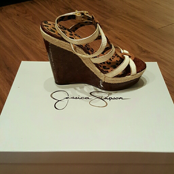Jessica Simpson Wedge Sandal - Picture 3 of 4