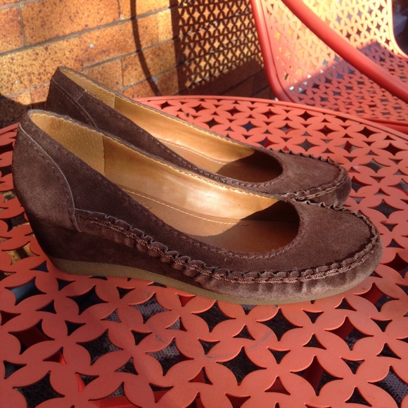 Nine West Vintage brown suede leather wedges