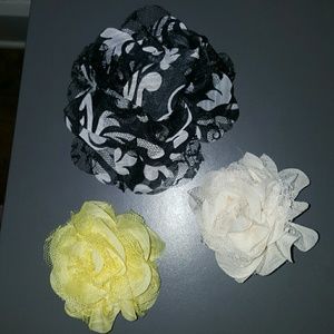 Flower pins/hair clips