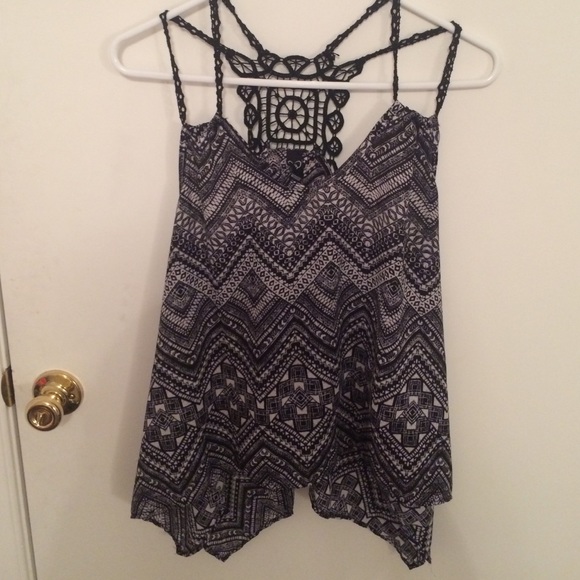 Windsor flowy Knit Lacey back tank top. - Picture 1 of 4