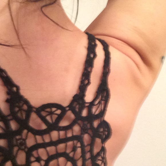 Windsor flowy Knit Lacey back tank top. - Picture 3 of 4