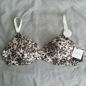 NWT Calvin Klein Wire-Free T-shirt Bra - 36c