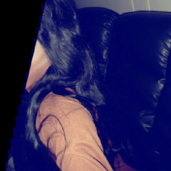 Meet your posher. - Picture 3 of 4