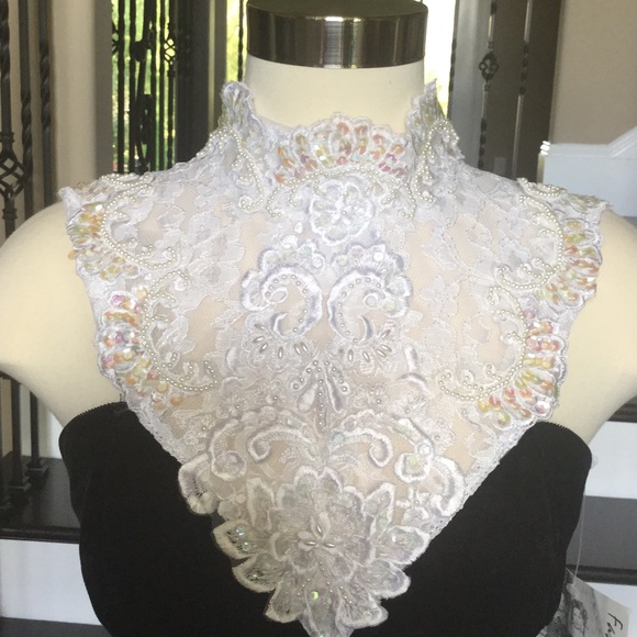 BEAUTIFUL EVENING GOWN - Picture 2 of 4