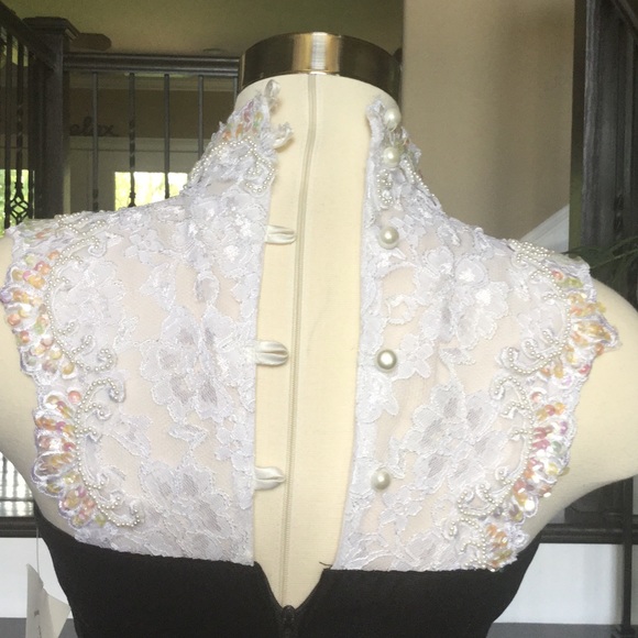 BEAUTIFUL EVENING GOWN - Picture 3 of 4