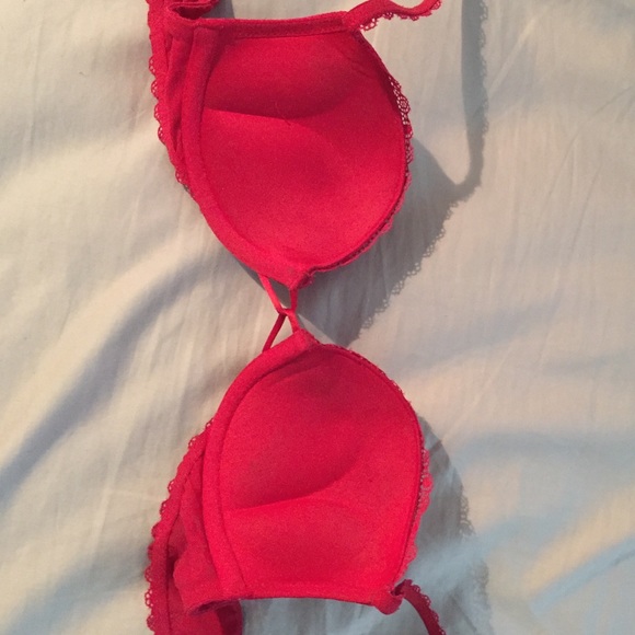 Victoria's Secret ultra push-up! Go from A to C - Picture 2 of 4