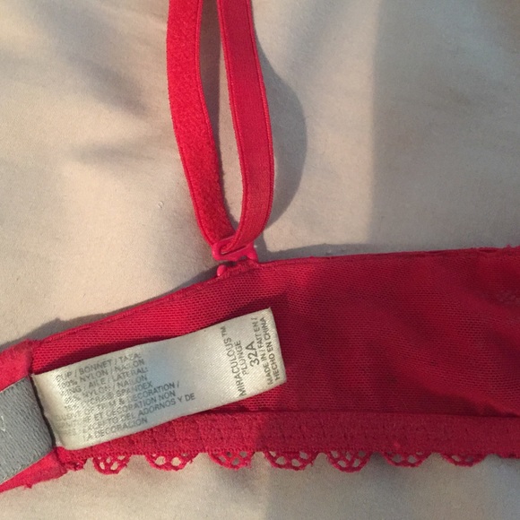 Victoria's Secret ultra push-up! Go from A to C - Picture 3 of 4