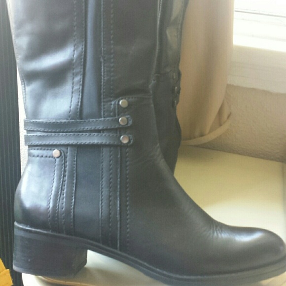 Black boots