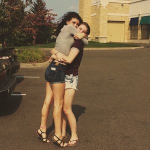 Meet your Posher, Lira