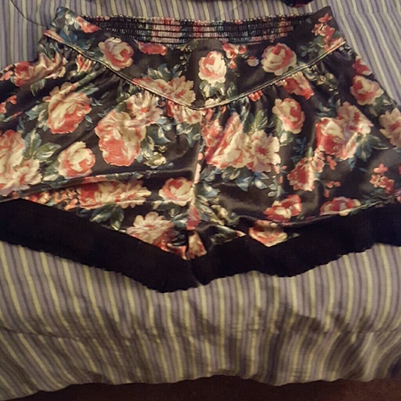 Floral set - Picture 3 of 4