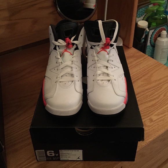 Air Jordan 6 White Infared, size 7 in women's (6Y) - Picture 2 of 3