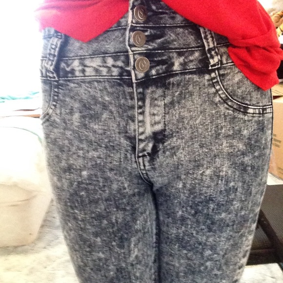 Jeans - Picture 3 of 3