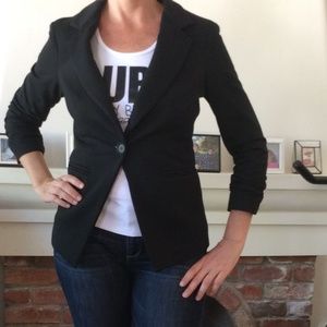 The perfect black blazer!