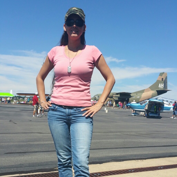 Meet your Posher, Jennifer - Picture 1 of 1