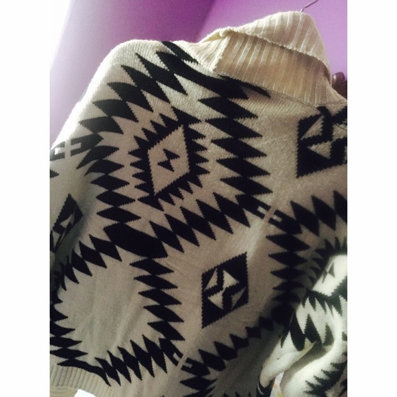 Aztec Cardigan - Picture 2 of 2