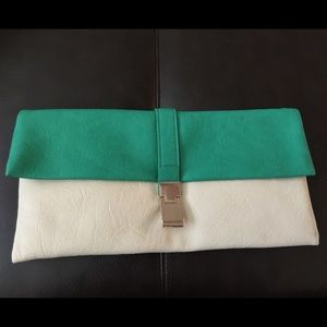 Color block clutch
