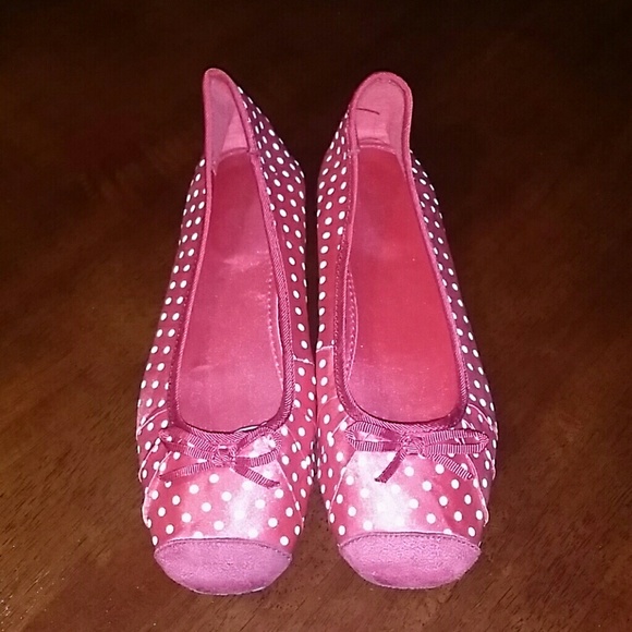 Shoes - Picture 1 of 2