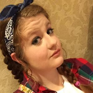 Meet your Posher, Abigail