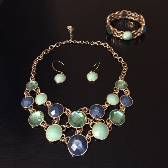 Necklace set