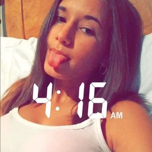 Meet your Posher, Claudia