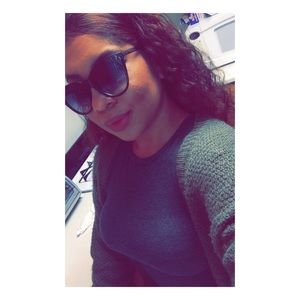 Meet your Posher, Emerald