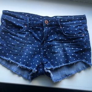Midwaisted shorts