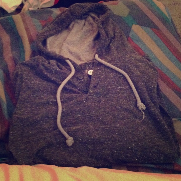 Grey sweat shirt