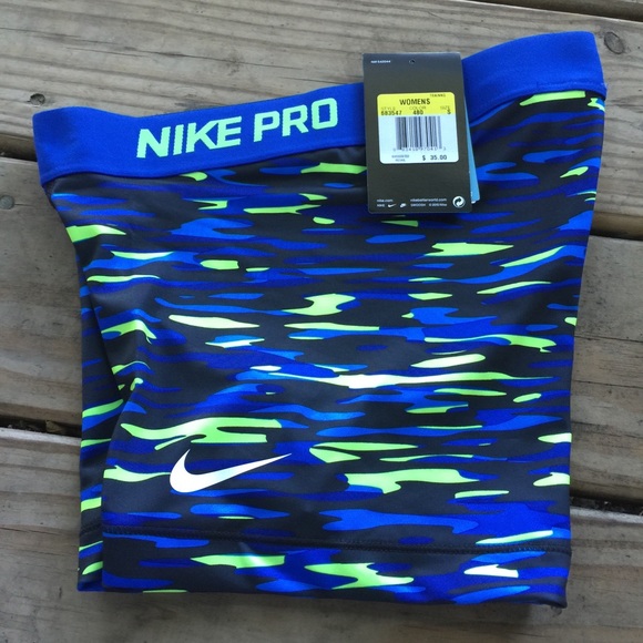 NWT Nike Pro 3" compression shorts size SMALL