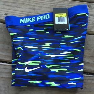 NWT Nike Pro 3" compression shorts size SMALL