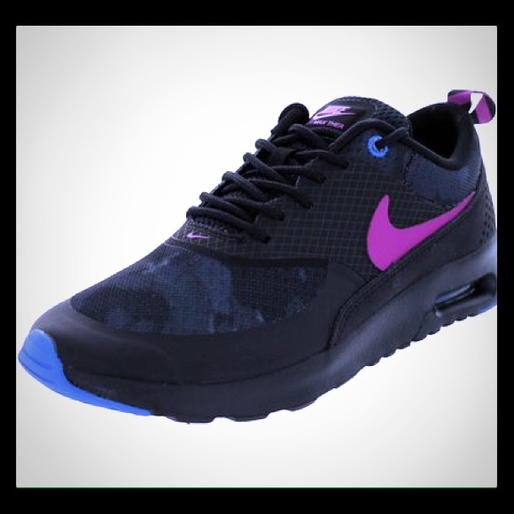 Nike Thea size 8.5