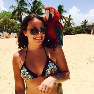 Meet your Posher, Iris