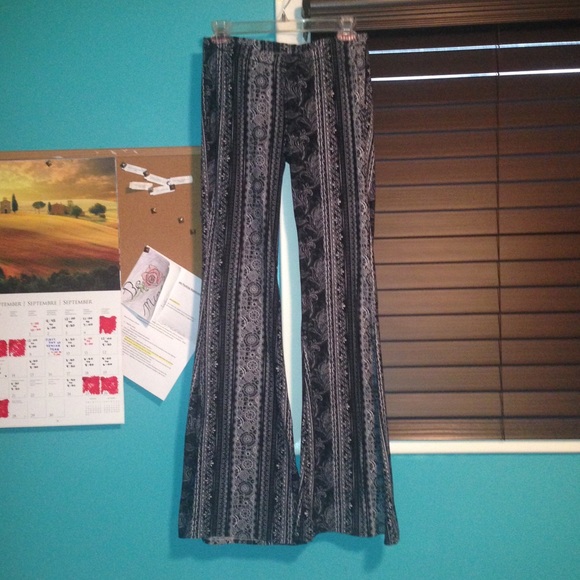 hot kiss flare pants