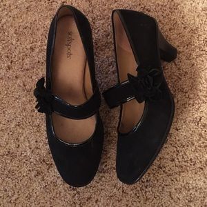 Softspots Black Suede Mary Jane Shoes. Worn twice