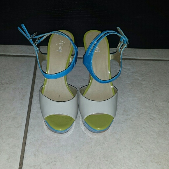Cork wedges