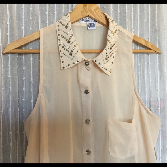 Light Beige Sleeveless Studded Tunic Top - Picture 3 of 4
