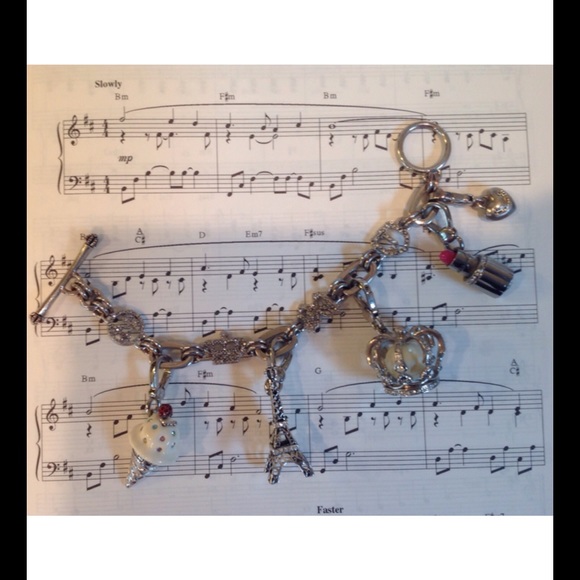 JUICY COUTURE BRACELET W/ 5 CHARMS!❤️