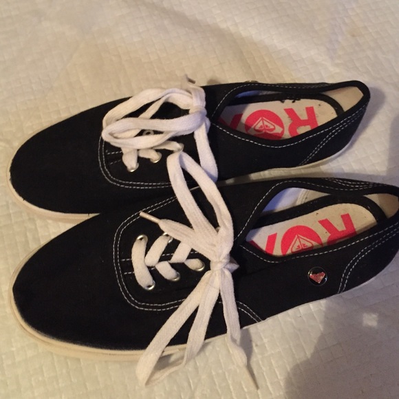 Roxy black canvas sneakers. Sz 8
