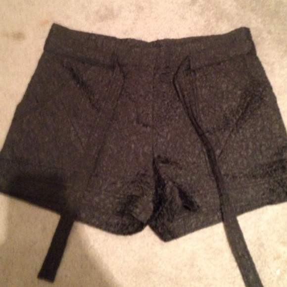 bcbg shorts - Picture 3 of 3