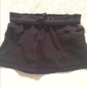 Lululemon skirt size 6