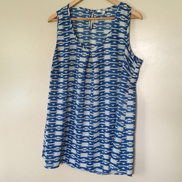 Sleeveless tunic/ blouse