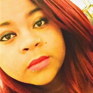 Meet your Posher, Monique