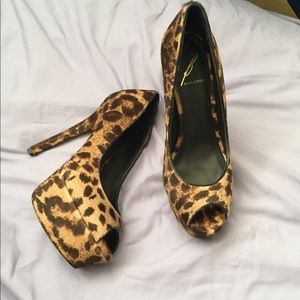 🧡B Brian Atwood calf skin open toe pump