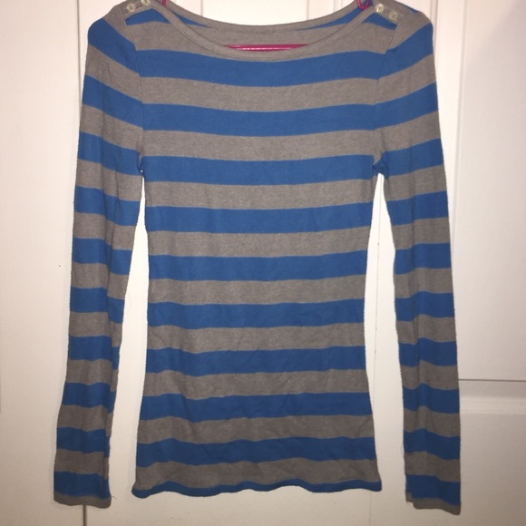 Cute blue and gray striped shirt!