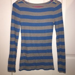 Cute blue and gray striped shirt!