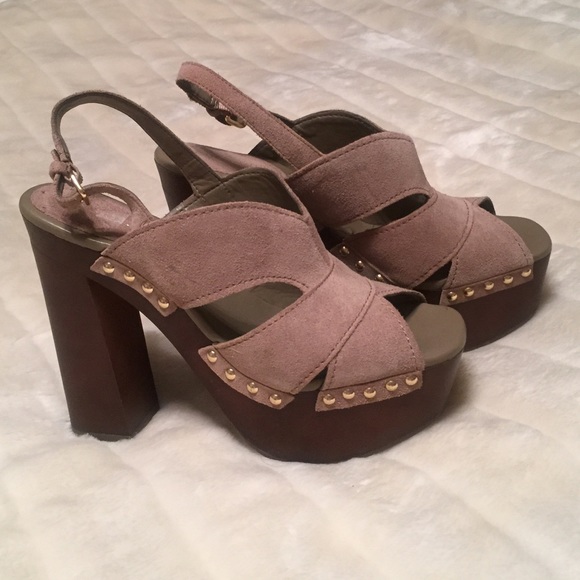 BCBGeneration Shoes - 🎉HP🎉 Tan Suede Platform Heels by BCBGeneration