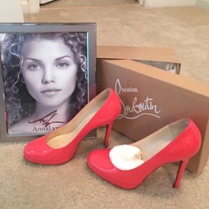 AnnaLynne McCord's red carpet Christian louboutins
