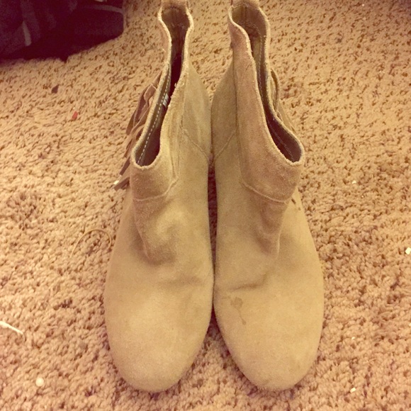American eagle heels