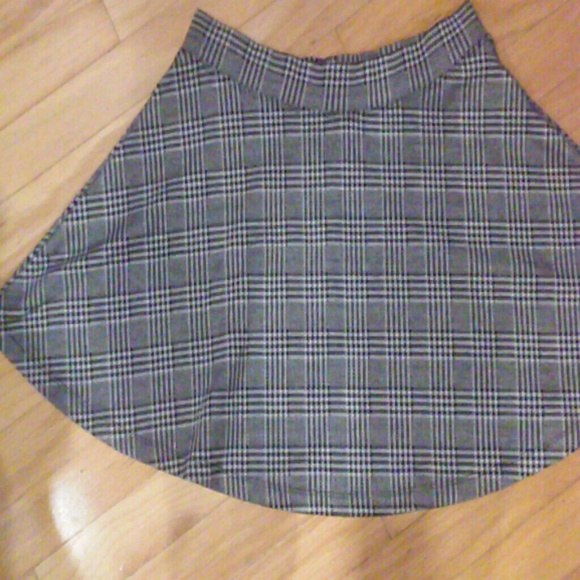Houndstooth plaid circle skirt