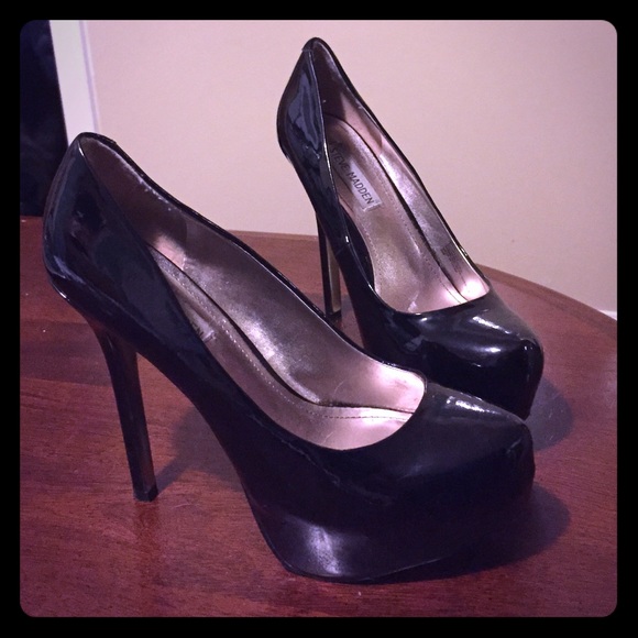 Steve Madden 5" black heels